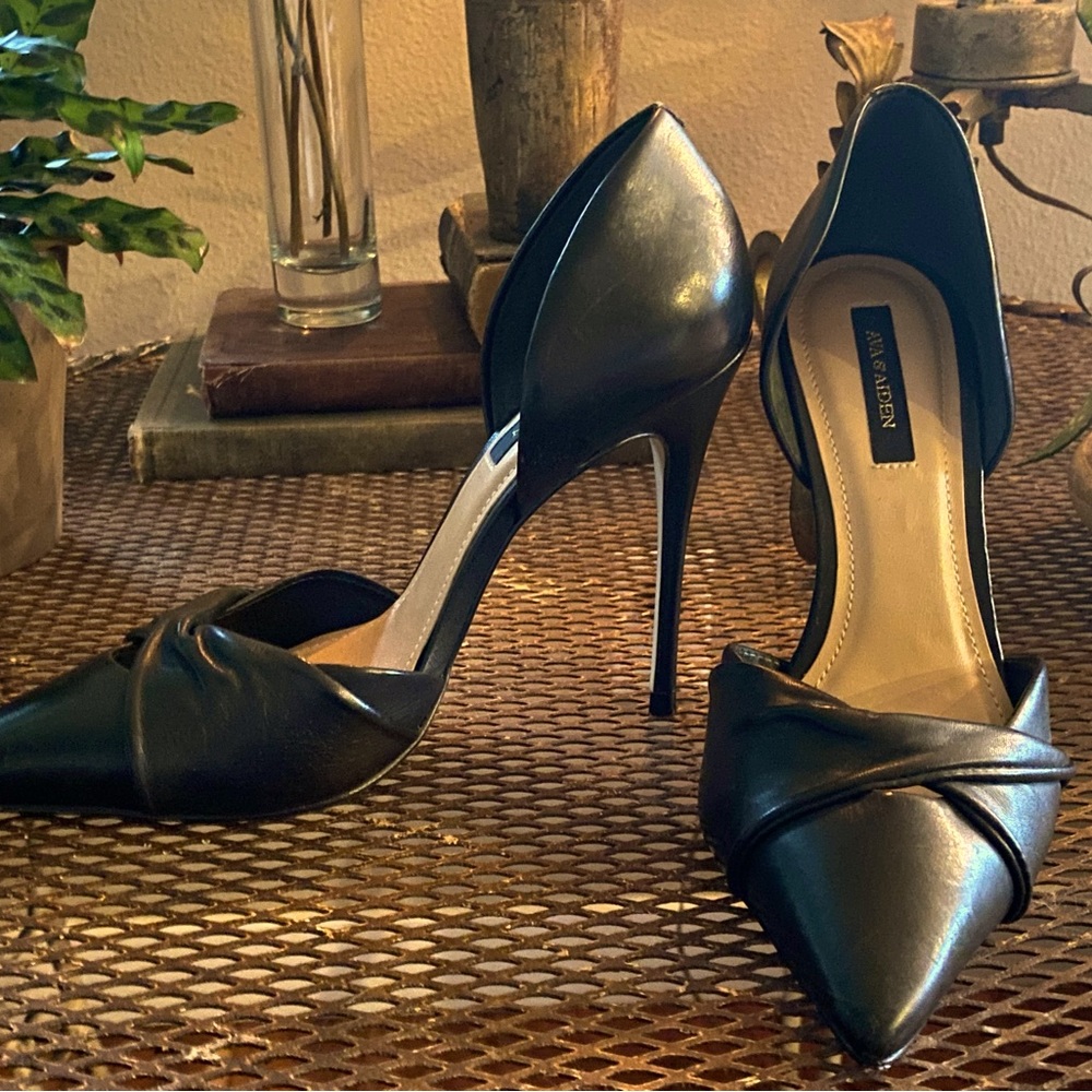 BN Ava & Aiden black leather pumps size 6.5.